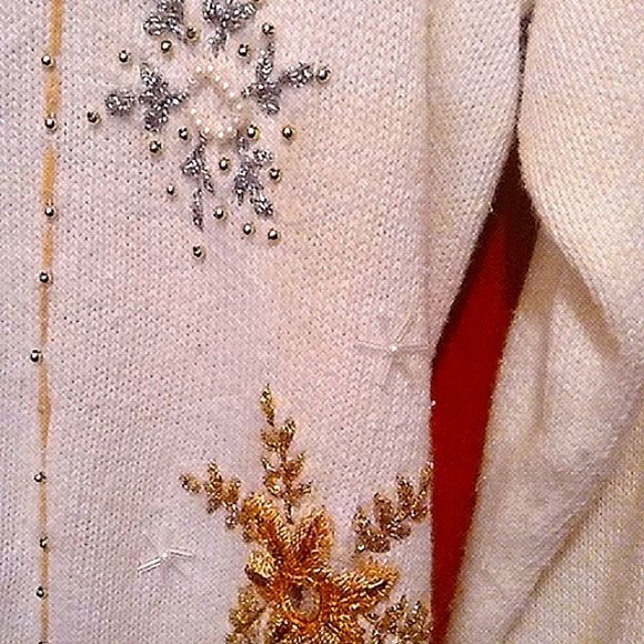 Basic additions holiday medium cream long sleeved Christmas sweater embellished - Picture 5 of 9